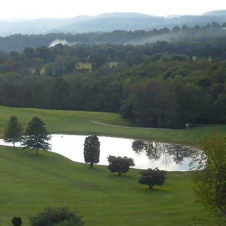 Inn At Lenape Heights-Golf Resort And Event Center Ford City Екстериор снимка