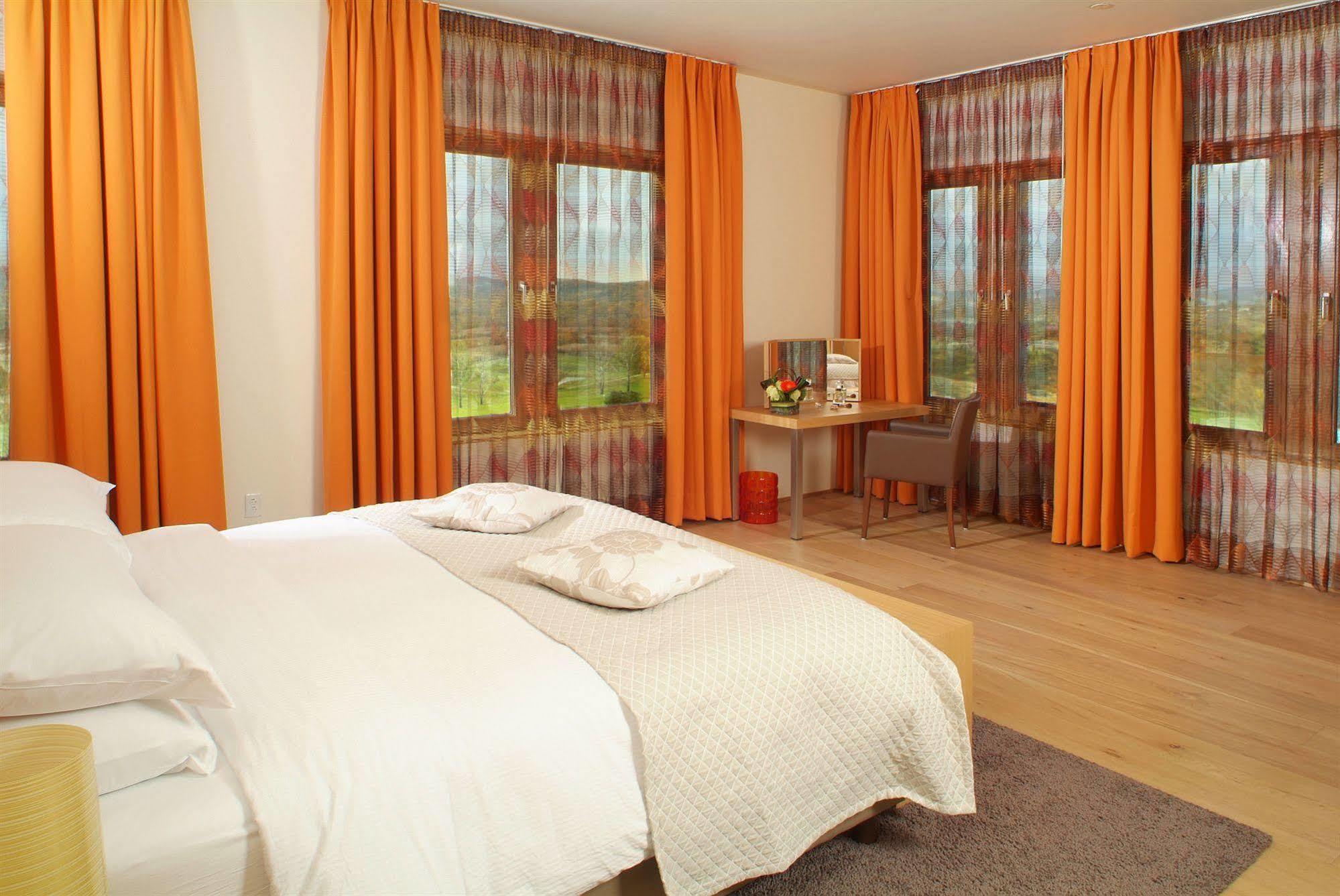 Inn At Lenape Heights-Golf Resort And Event Center Ford City Екстериор снимка